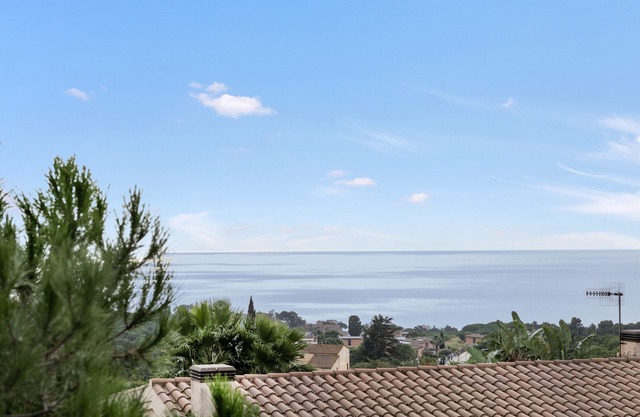 Casa de vacaciones 'Lovely Little House with Garden' con piscina privada, Wi-Fi y aire acondicionado