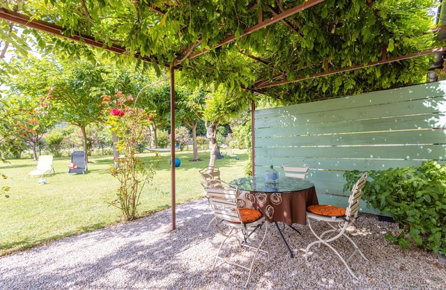Casa vacacional 'Au Vert' con balcón y Wi-Fi