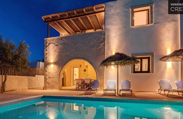 Villa de vacaciones con piscina PRVT en Makrigialos, Creta