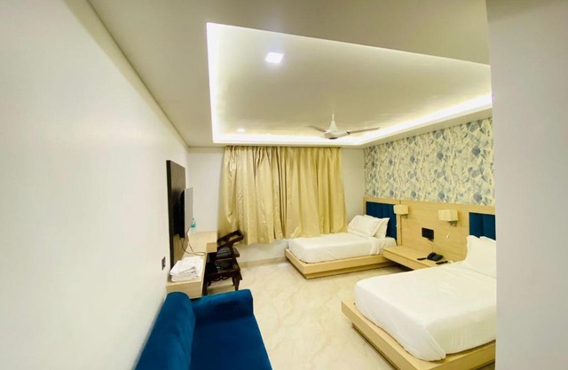 Holiday Grand Unit a Fabebo Group