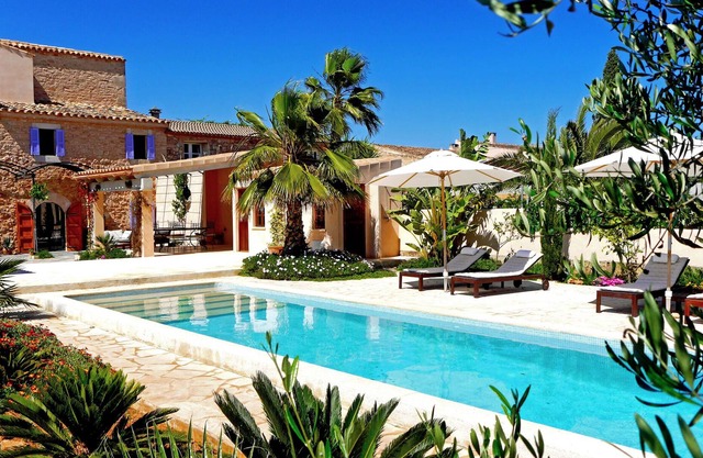 Casa de vacaciones "3 Leones" con vistas a la montaña, piscina, jardín y Wi-Fi