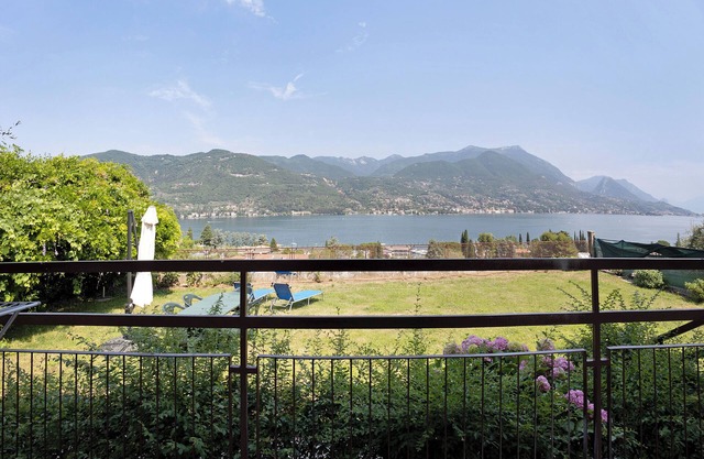 Casa de vacaciones 'Carolina' con vistas al lago, terraza privada y Wi-Fi
