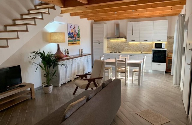 Casa de vacaciones 'Domu Quesada' con terraza privada, Wi-Fi y aire acondicionado