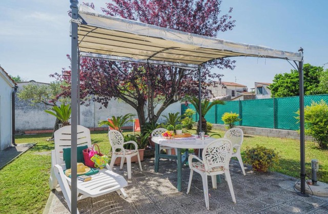 Holiday Home Elena by Interhome
