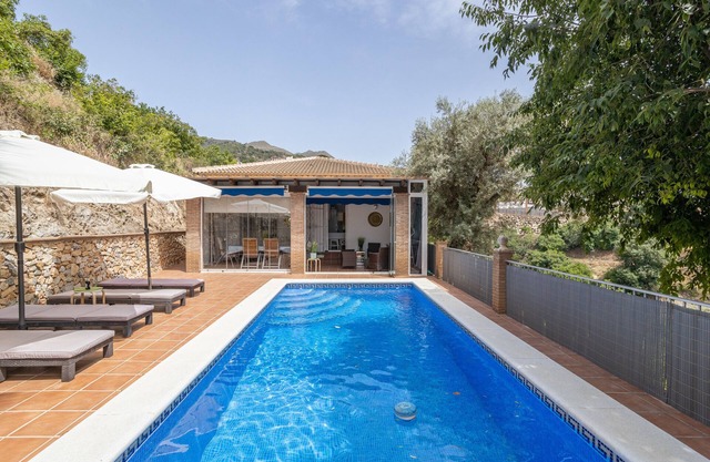 Casa de vacaciones 'Casa Flamenca' con vistas a la montaña, Wi-Fi y aire acondicionado