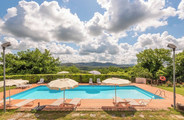 Casa de vacaciones 'Rustico Con Jacuzzi In Toscana' con piscina compartida y aire acondicionado