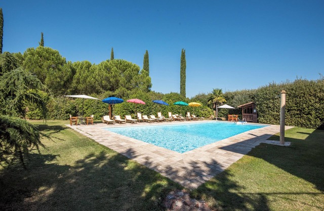 Apartamento vacacional "Agriturismo Ischieto - Il Pino" con piscina compartida y Wi-Fi