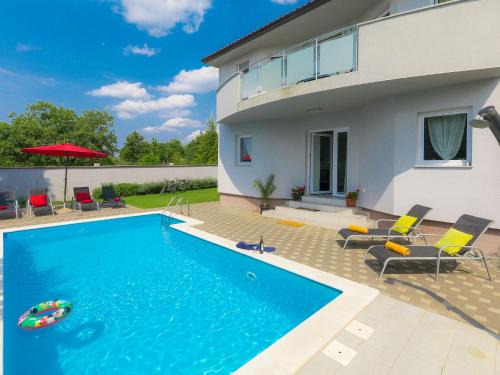 Holiday Home Amber by Interhome