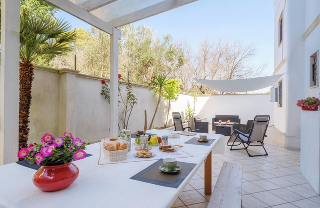 Holiday Home 'Angel' with Private Terrace, Wi-Fi and Air Conditioning