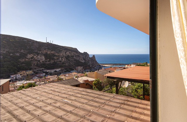 Casa de vacaciones 'Appartamento Panoramico sul Mare' con vistas al mar y terraza