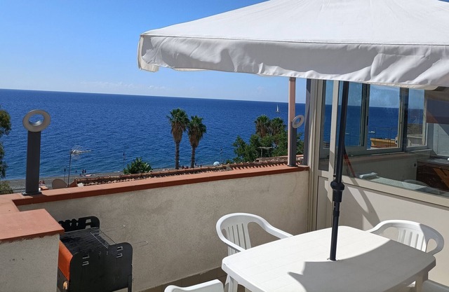 Casa de vacaciones Arcobaleno con vistas al mar y terrazas