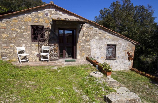 Casa vacacional al borde del bosque con estacionamiento