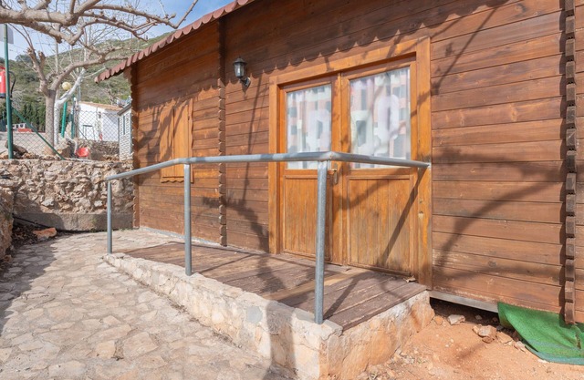 Casa de vacaciones 'Barraca Adaptado A' con vistas a la montaña, Wi-Fi y aire acondicionado
