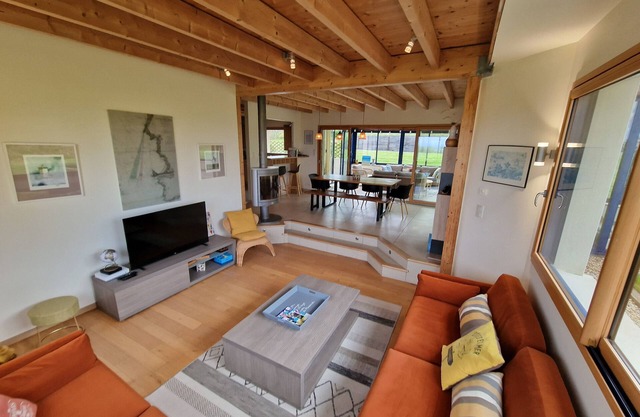 Casa de vacaciones 'Belle Maison Vue Mer 5min De Plage' con terraza privada, jardín privado y Wi-Fi