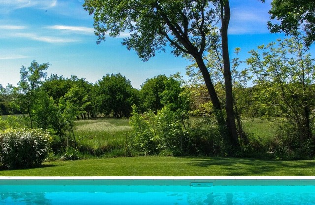 Casa de vacaciones 'Billard' con piscina compartida, jardín privado y Wi-Fi