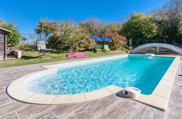 Casa de vacaciones 'Gîte Bricabroc' con piscina compartida, terraza privada y Wi-Fi