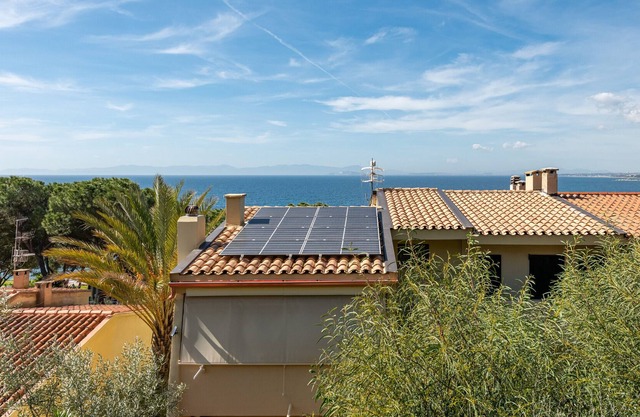 Casa de vacaciones "Casa Vacanza Giuliva" con vistas al mar, balcón y aire acondicionado