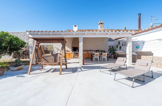 Casa de vacaciones 'Ca L'Agulla' con piscina privada, Wi-Fi y aire acondicionado