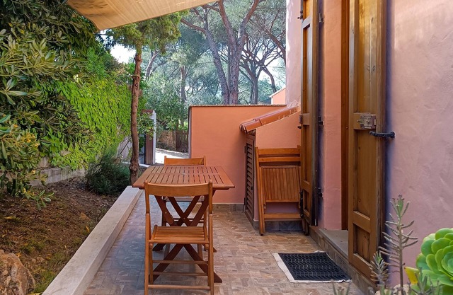 Casa de vacaciones 'Cala liberotto Orosei mare a 100 mt' con terraza privada, jardín privado y Wi-Fi