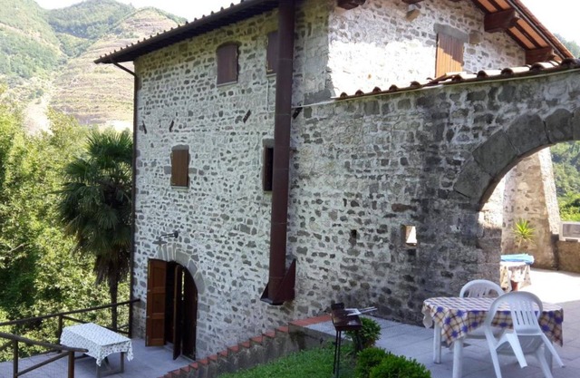 Holiday Home 'Camelia' with Mountain View, Shared Pool and Wi-Fi
