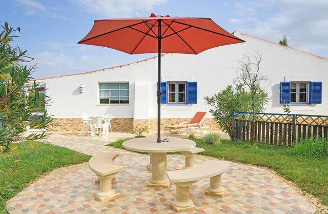 Casa de vacaciones 'Canto Do Sol - Selão Da Eira' con vistas al mar, piscina compartida y Wi-Fi