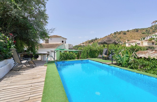 'Casa del Río' con vistas a la montaña y piscina