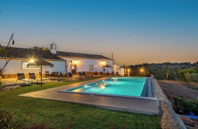 Casa de vacaciones 'Casa Do Forno - Vale Luís Neto' con vistas a la montaña y aire acondicionado