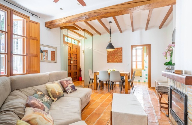 Casa de vacaciones "Casa El Riberer" con balcón y Wi-Fi