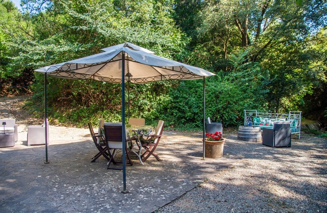 Casa de vacaciones 'Casa Elfo' con piscina compartida, terraza privada y Wi-Fi