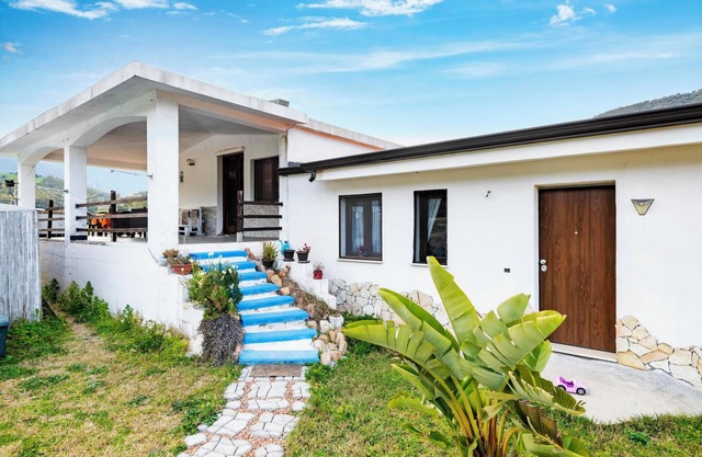 Casa de vacaciones 'Casa I Ginepri' con vistas a la montaña, jardín y Wi-Fi