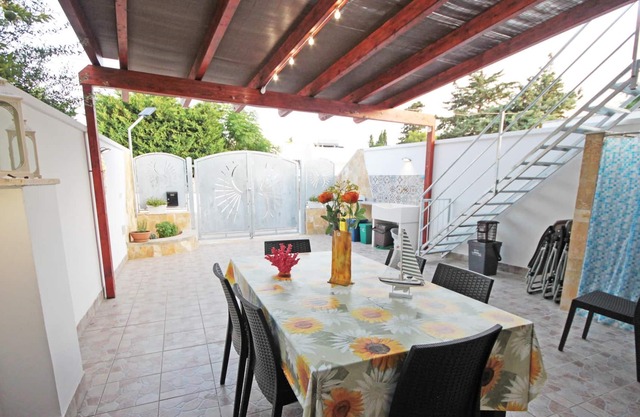 Holiday Home Casa Sandrina with Sea View, Garden, A/C & Wi-Fi