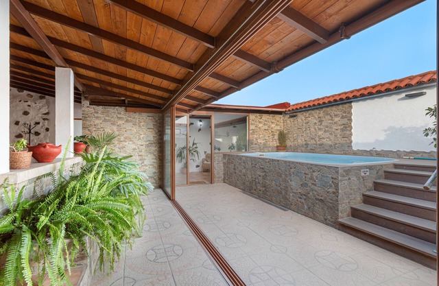 Casa de vacaciones "Casa Las Toscas" con vistas a la montaña, piscina y Wi-Fi