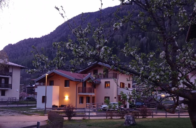 Holiday Home 'Casa Martinelli Calvilla Rossa' with Mountain View, Private Garden and Wi-Fi