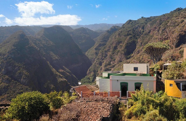 Casa de vacaciones "Casa Mirador El Topo" con vistas al mar, terrazas privadas y Wi-Fi