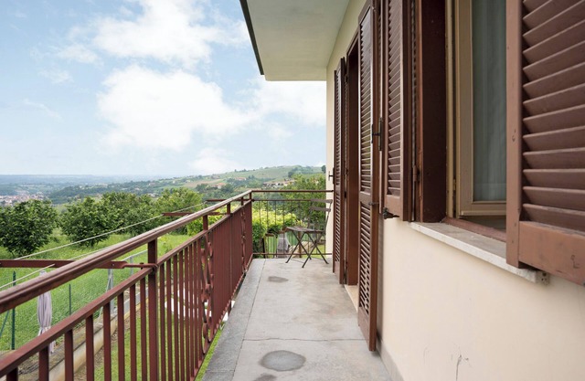 Casa de vacaciones 'Casa Pianezzo Dogliani' con vistas a la montaña, piscina privada y Wi-Fi
