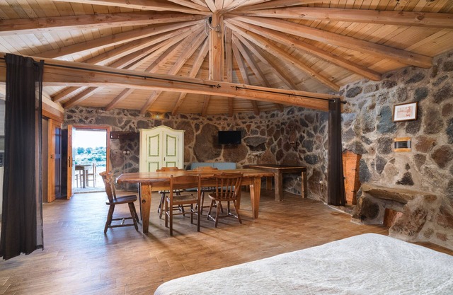 Holiday Home 'Casa Pinnettu' with Private Terrace and Air Conditioning