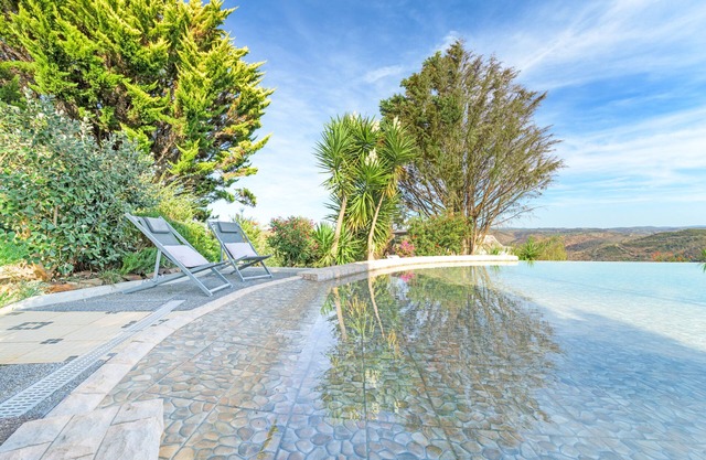 Casa de vacaciones 'Casa Peixe - Selão Da Eira' con vistas al mar, piscina compartida y Wi-Fi