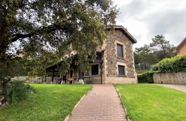 Casa Rural 'La Carrasquilla' con Terraza Privada, Jardín Privado y Wi-Fi