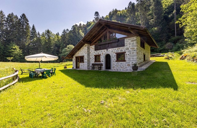 Casa de vacaciones 'Cechin' con vistas a la montaña, jardín privado y balcón