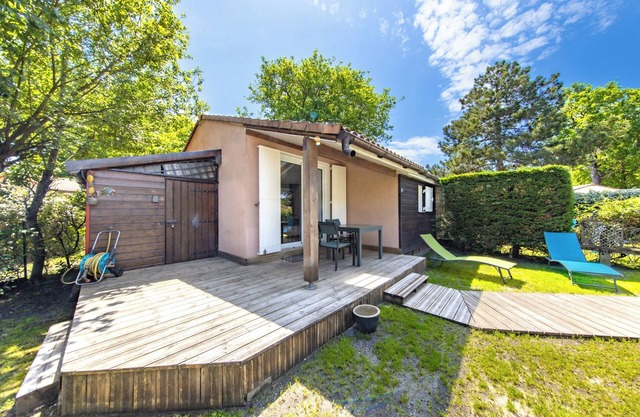 Casa de Vacaciones - Chalet Cómodo en Residencia Peatonal con Jardín & Parking