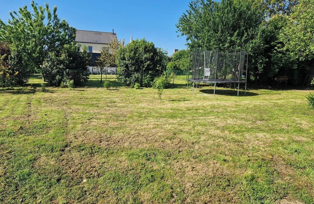 Casa Vacacional 'De L'enclume' con Jardín Privado, Balcón y Wi-Fi