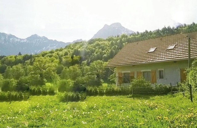 Casa de vacaciones 'Des Granges' con vistas a la montaña, terraza privada y Wi-Fi