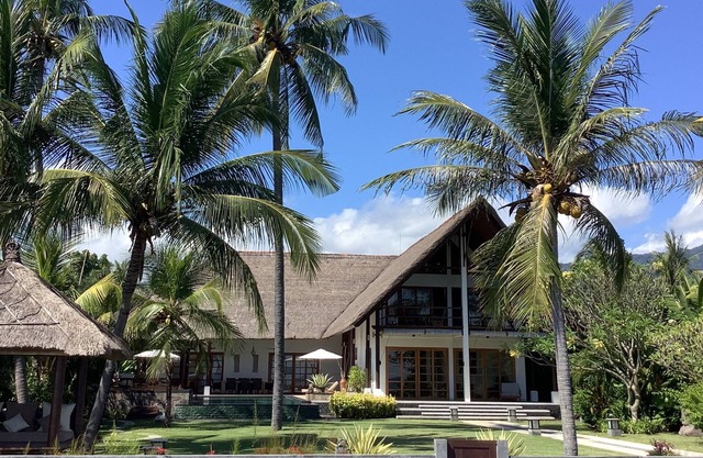 Holiday home directly on the north Bali beach, including staff