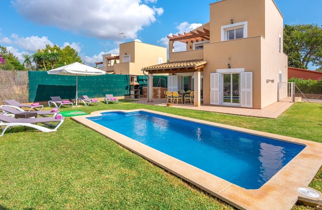 Holiday Home Doble Ganxo with Pool, Terrace & Wi-Fi