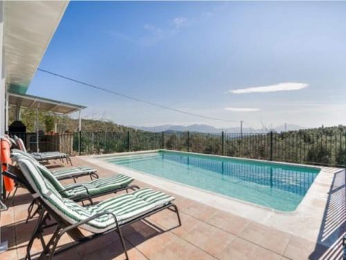 Holiday Home in Villanueva with Private Pool, cleaning included