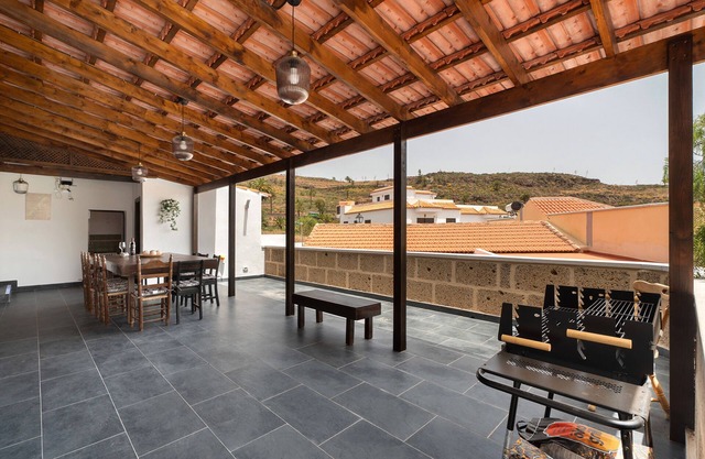 Casa de vacaciones 'Fagundo 84' con vistas a la montaña, terraza privada y Wi-Fi