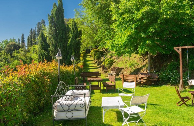 Holiday home features with Italian garden and free Wifi