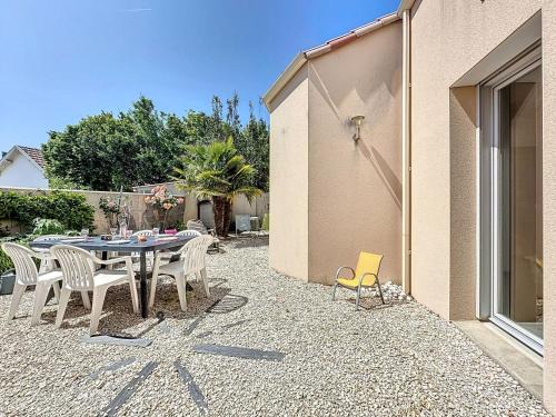 Holiday Home Les Embruns by Interhome