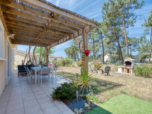 Holiday Home Les Ormes by Interhome
