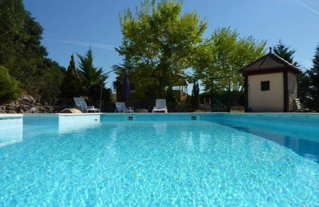 Holiday Home 'Gite Près De Sarlat Au Calme' with Shared Pool, Private Terrace and Private Garden